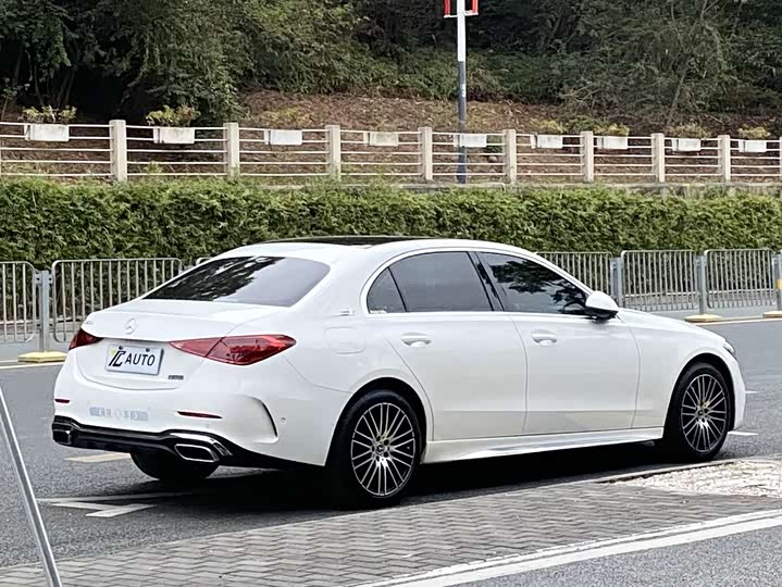 Фото 7 - Mercedes-Benz C-Class