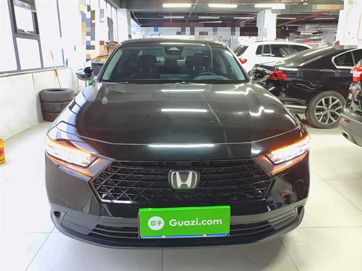 Фото 3 - Honda Accord