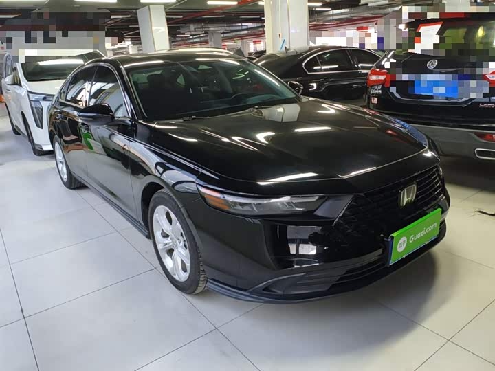 Фото 4 - Honda Accord