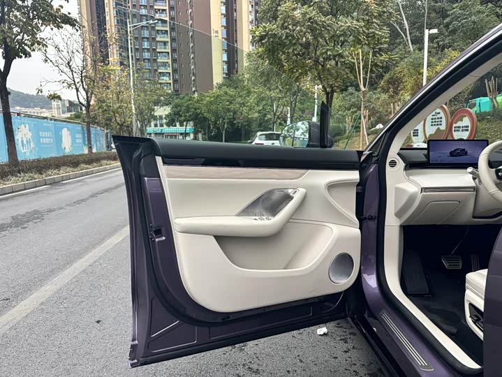 Фото 9 - Luxeed R7