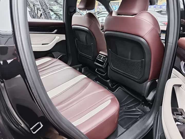 Фото 5 - Geely Monjaro