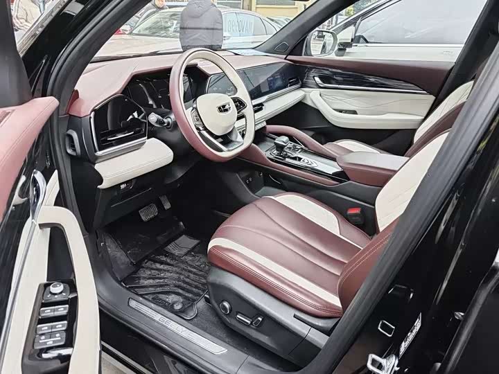 Фото 7 - Geely Monjaro