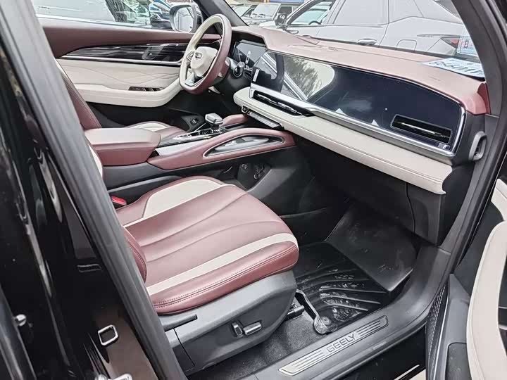 Фото 9 - Geely Monjaro