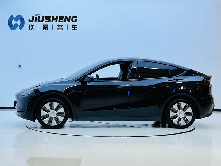 Фото 3 - Tesla Model Y