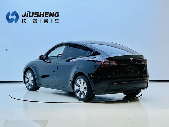Фото 4 - Tesla Model Y