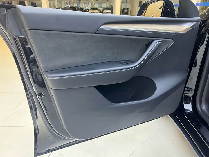 Фото 9 - Tesla Model Y