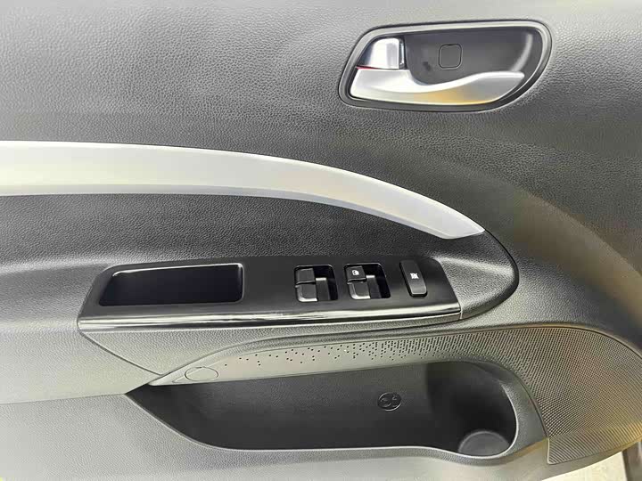 Фото 8 - Kia KX1