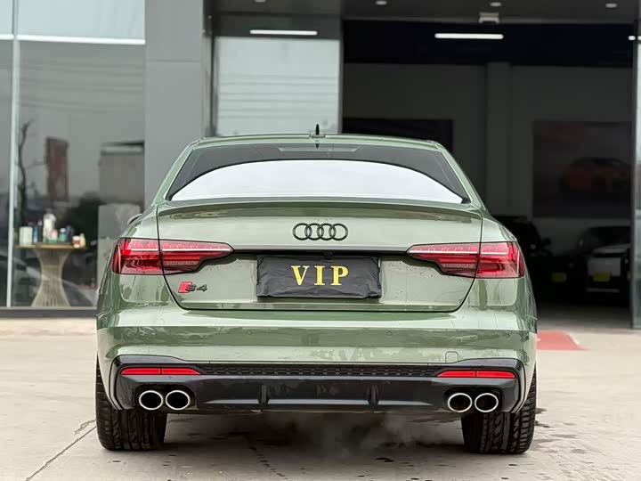 Фото 4 - Audi S4