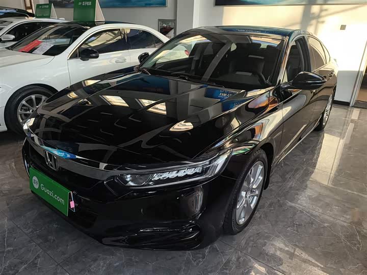 Фото 1 - Honda Accord