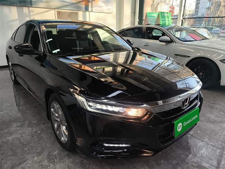 Фото 4 - Honda Accord