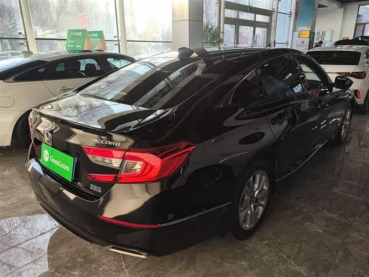 Фото 7 - Honda Accord