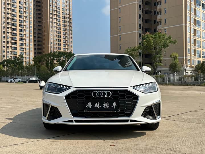 Фото 2 - Audi A4L