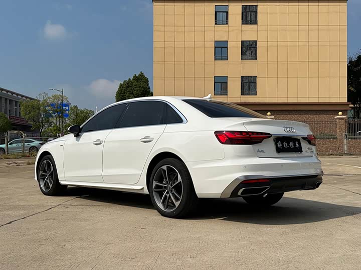 Фото 7 - Audi A4L