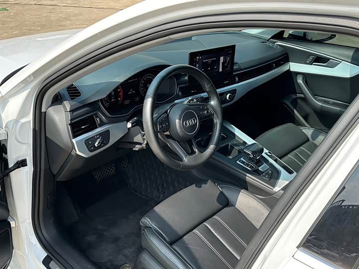 Фото 9 - Audi A4L