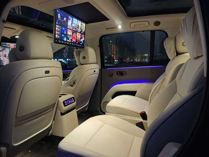 Фото 6 - LiXiang i8