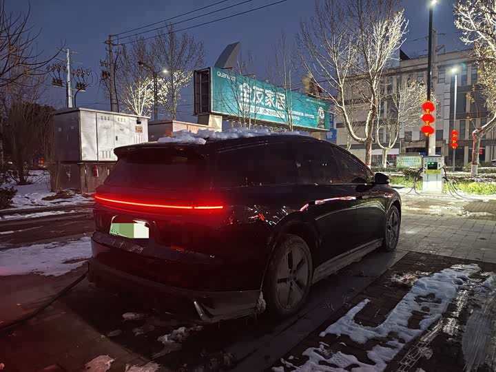 Фото 8 - LiXiang i8