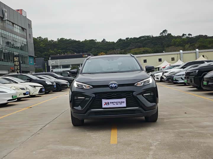 Фото 2 - Toyota Wildlander