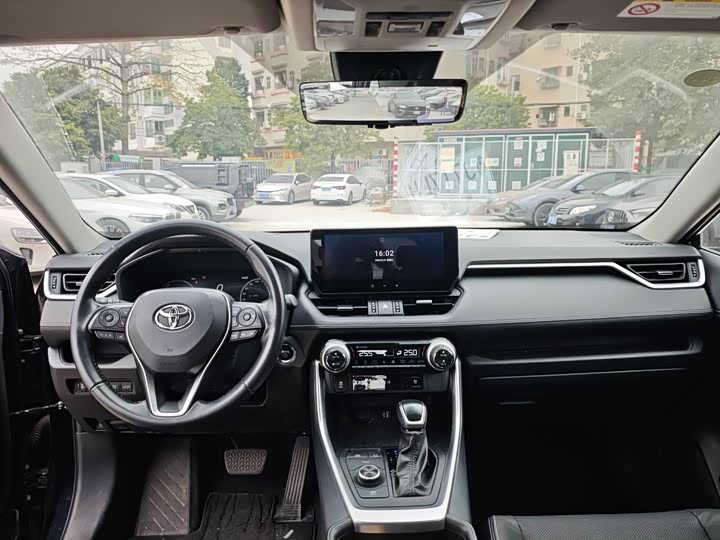 Фото 7 - Toyota Wildlander