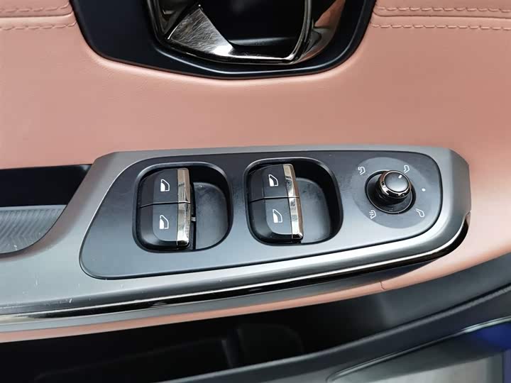 Фото 9 - Nio EC6