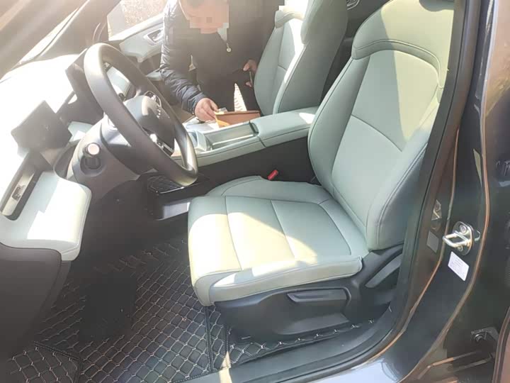 Фото 8 - Roewe D6