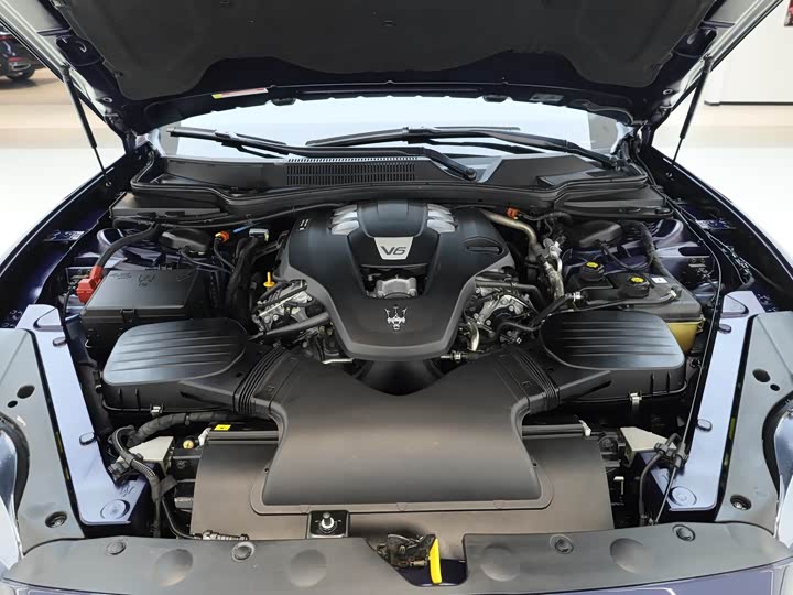 Фото 6 - Maserati Quattroporte