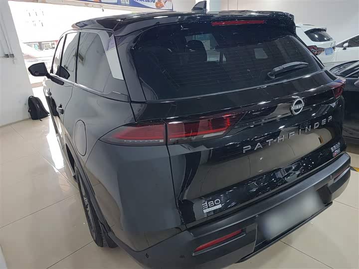 Фото 5 - Nissan Pathfinder