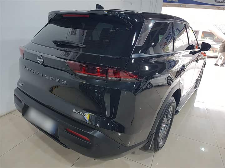 Фото 7 - Nissan Pathfinder