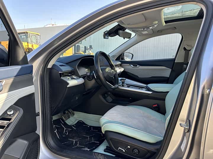 Фото 4 - Geely Preface