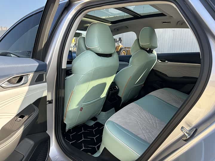 Фото 6 - Geely Preface