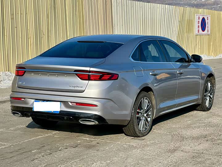 Фото 7 - Geely Preface