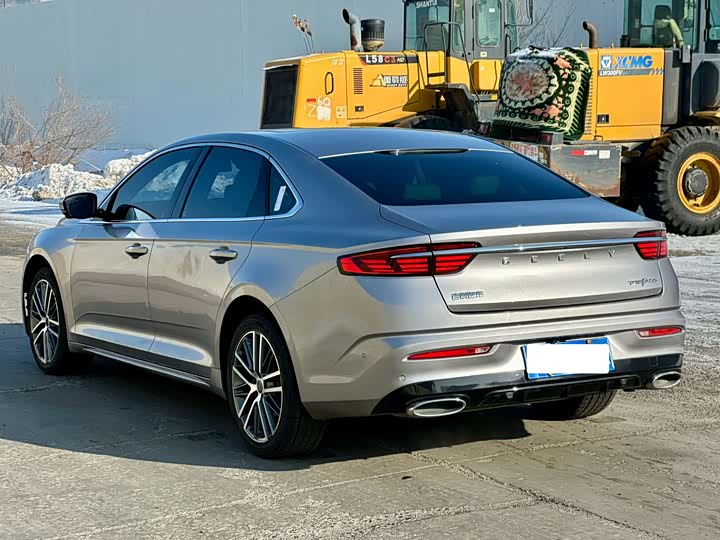 Фото 9 - Geely Preface