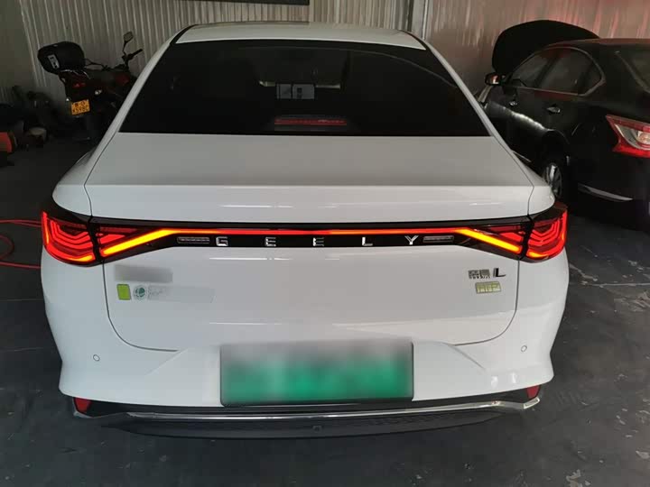 Фото 6 - Geely Emgrand L Hi·P Hybrid