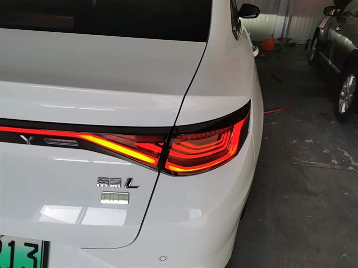 Фото 8 - Geely Emgrand L Hi·P Hybrid