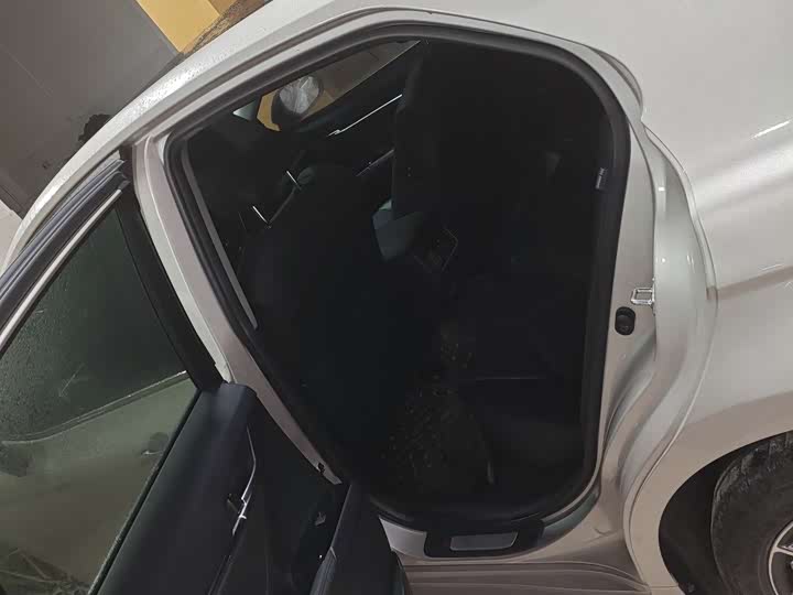 Фото 5 - Toyota Camry