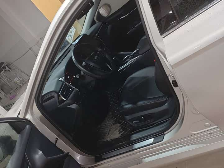 Фото 7 - Toyota Camry