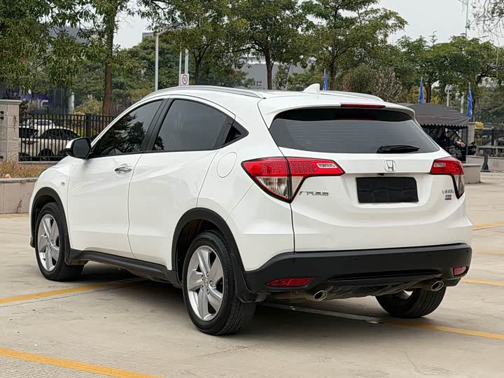 Фото 7 - Honda Vezel