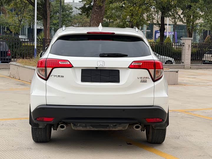 Фото 8 - Honda Vezel