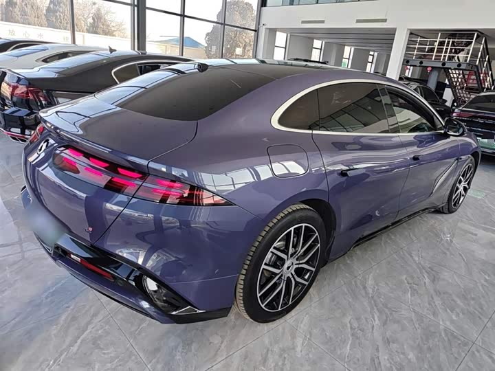 Фото 7 - Denza Z9