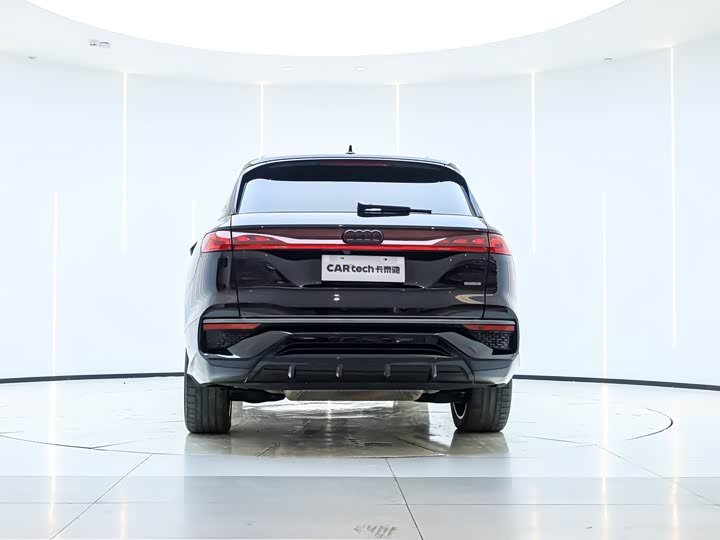 Фото 4 - Audi Q6