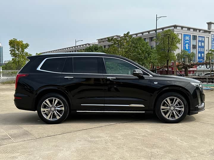 Фото 4 - Cadillac XT6