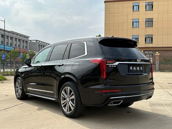 Фото 7 - Cadillac XT6