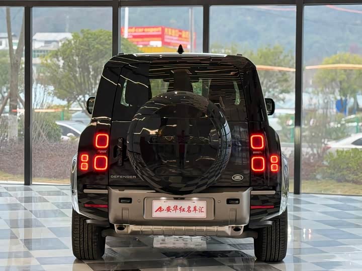 Фото 4 - Land Rover Defender