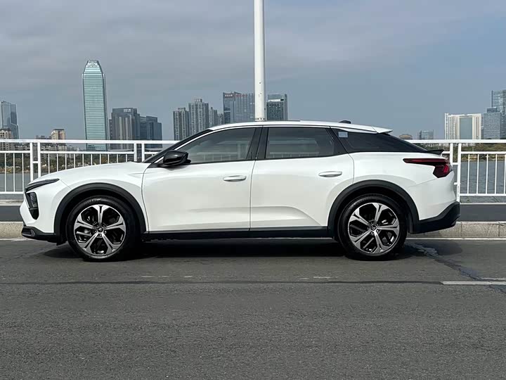 Фото 2 - Citroen C5 X