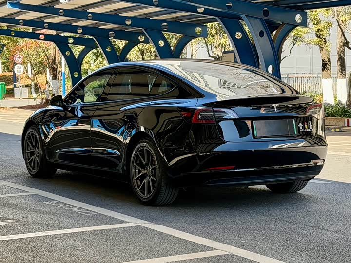 Фото 5 - Tesla Model 3