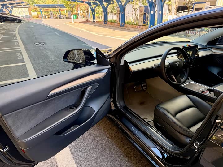 Фото 8 - Tesla Model 3