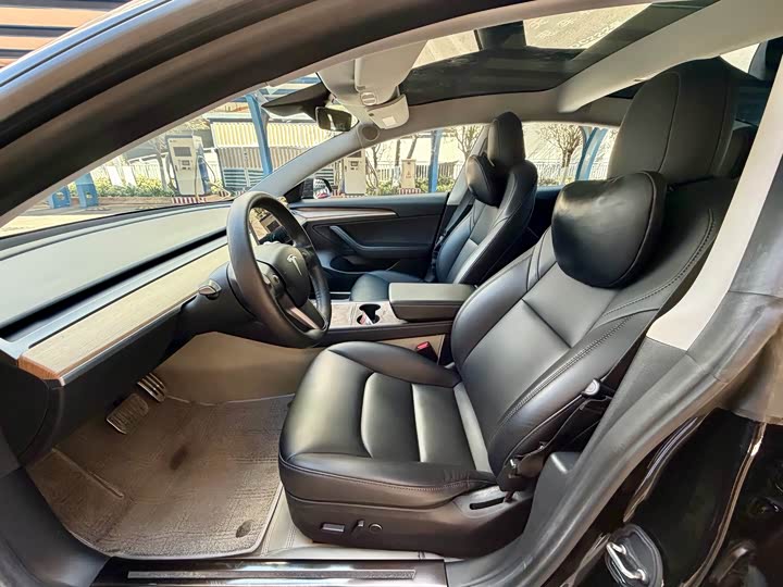 Фото 9 - Tesla Model 3