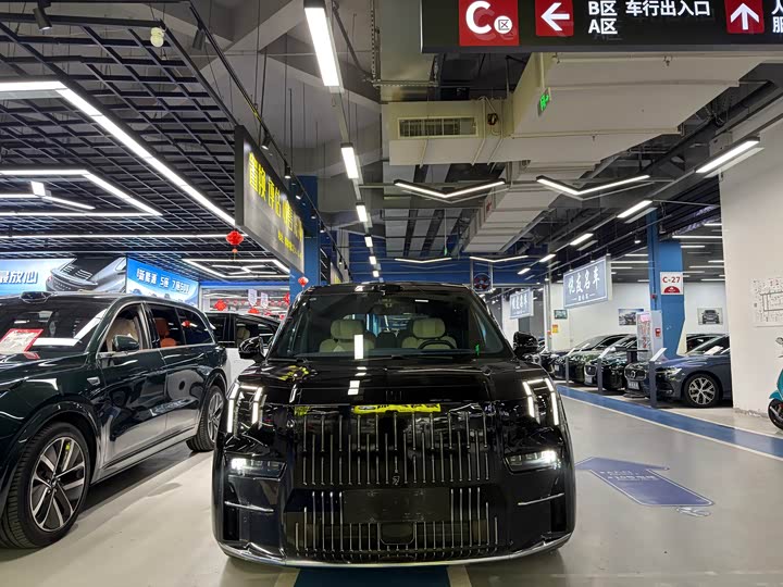 Фото 2 - Zeekr 009