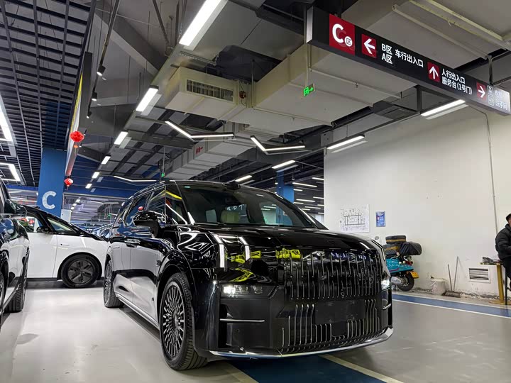 Фото 3 - Zeekr 009