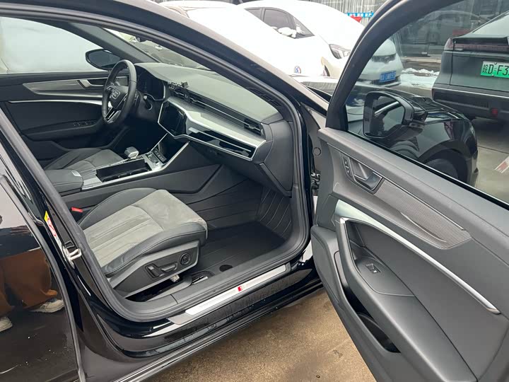 Фото 8 - Audi A6L