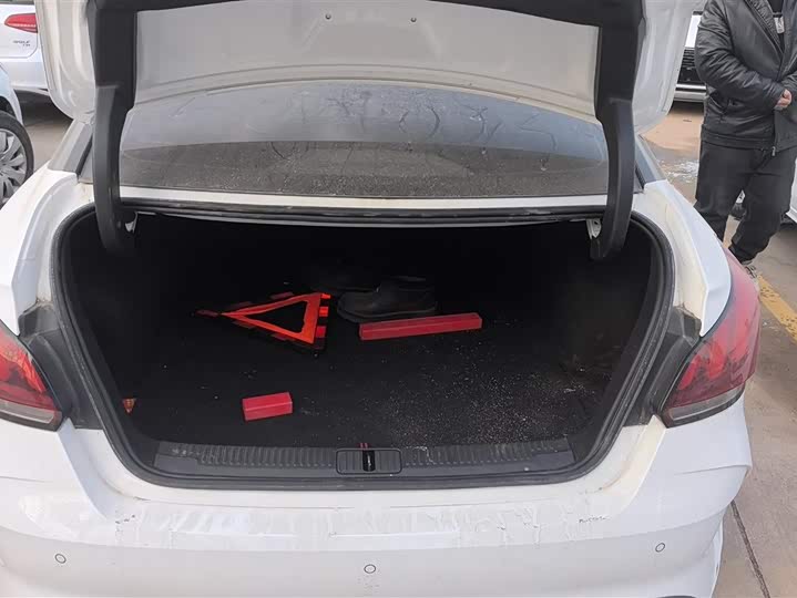 Фото 4 - MG Motor 5